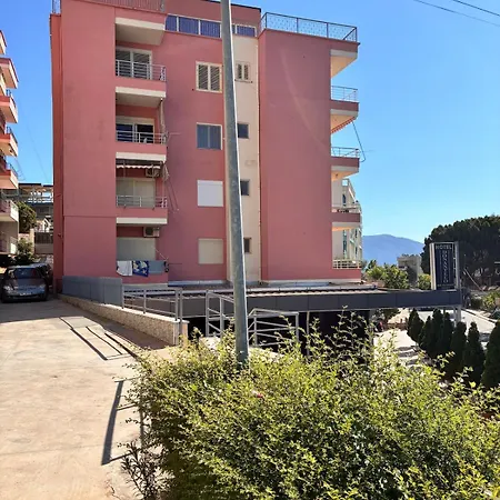Leo In Apartman