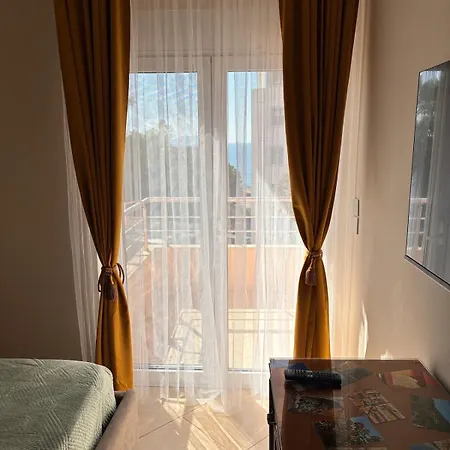 Leo In Vlora